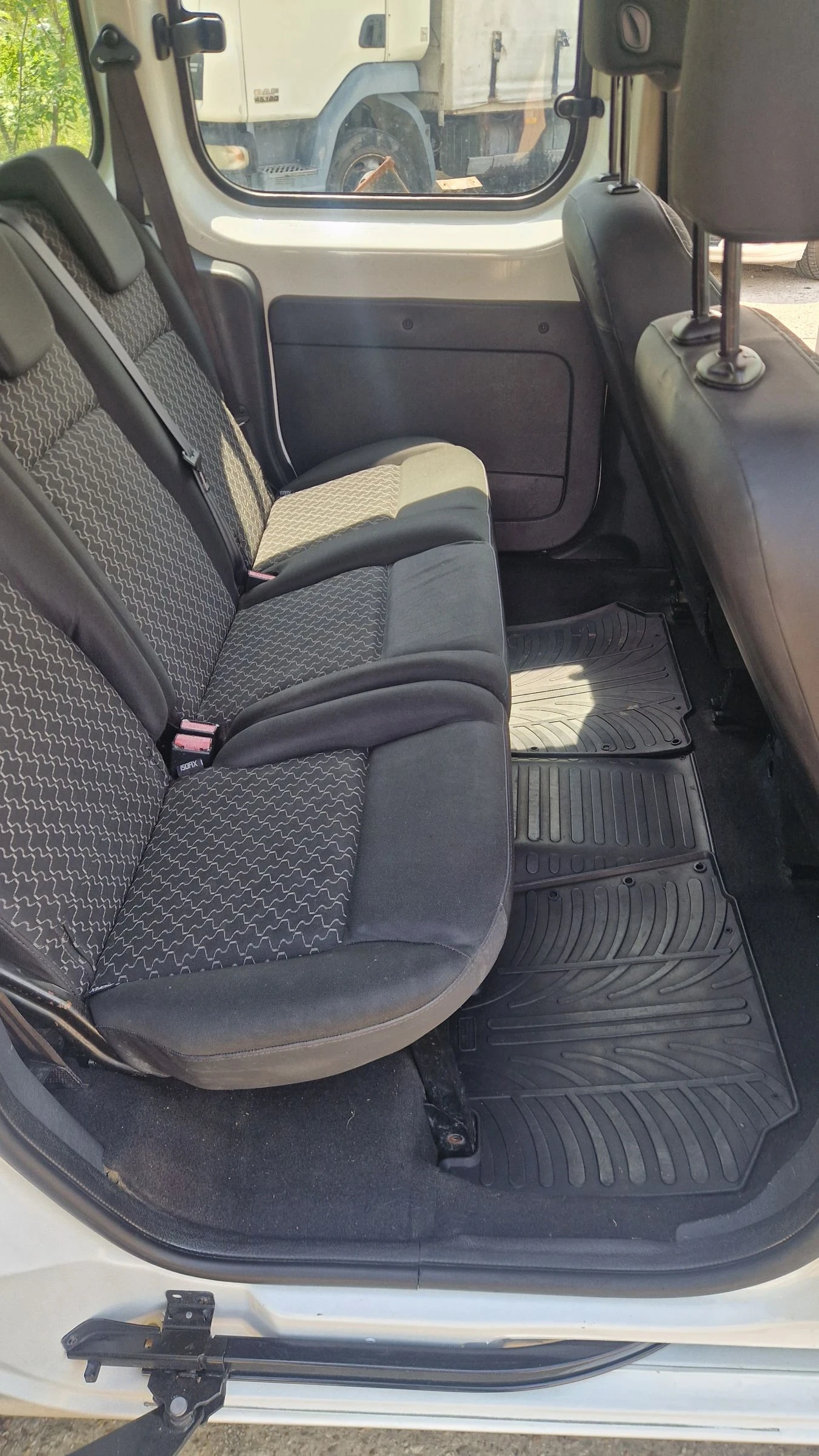 Renault Kangoo, снимка 12 - Автомобили и джипове - 54456058