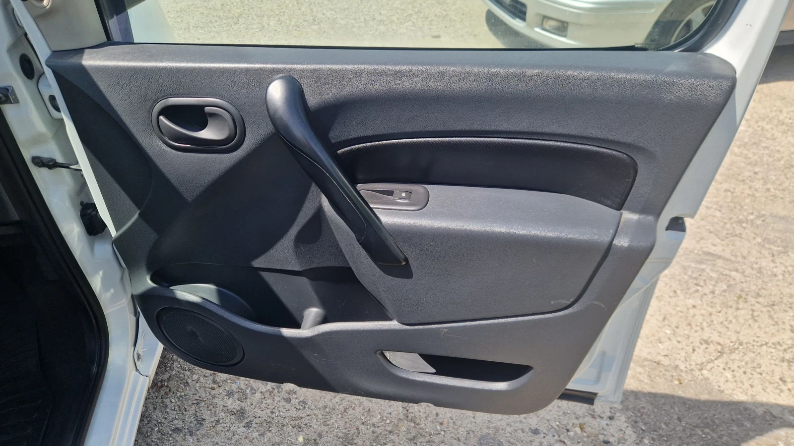 Renault Kangoo, снимка 10 - Автомобили и джипове - 54456058