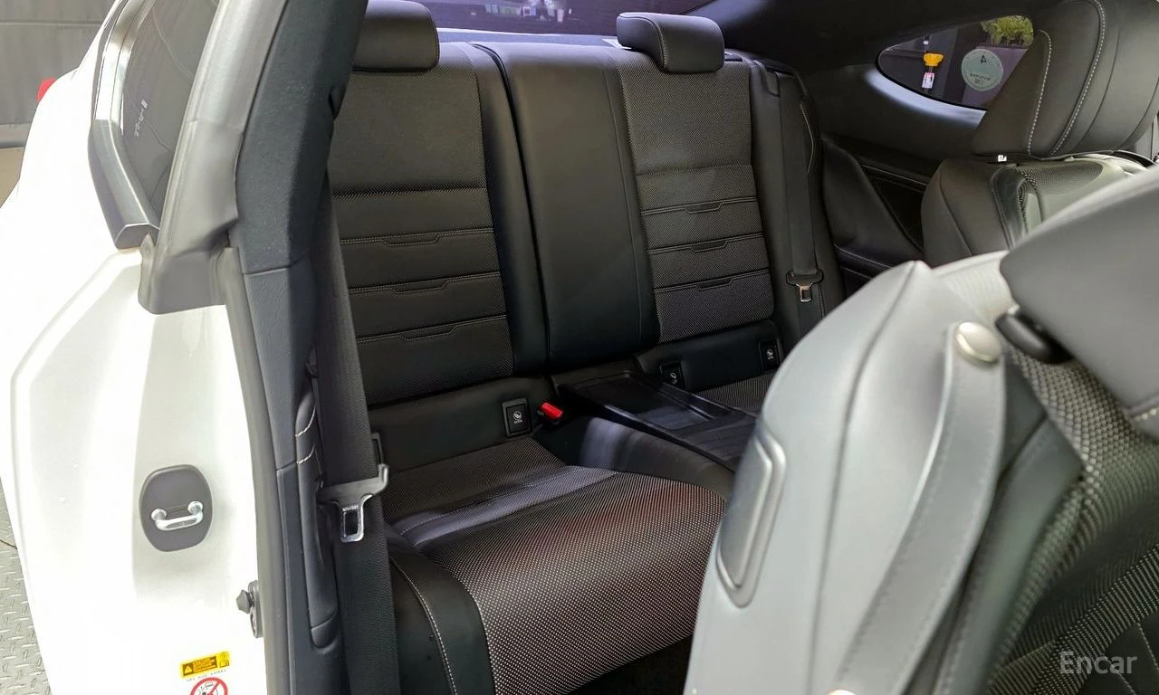 Lexus RC 200t F* SPORT* ПОДГРЕВ* ОБДУХВАНЕ* КАМЕРА* КЕЙЛЕС* , снимка 15 - Автомобили и джипове - 54581076