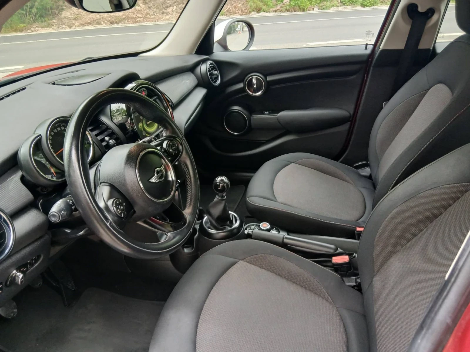 Mini Cooper 1, 5i 136ps, снимка 10 - Автомобили и джипове - 54620897