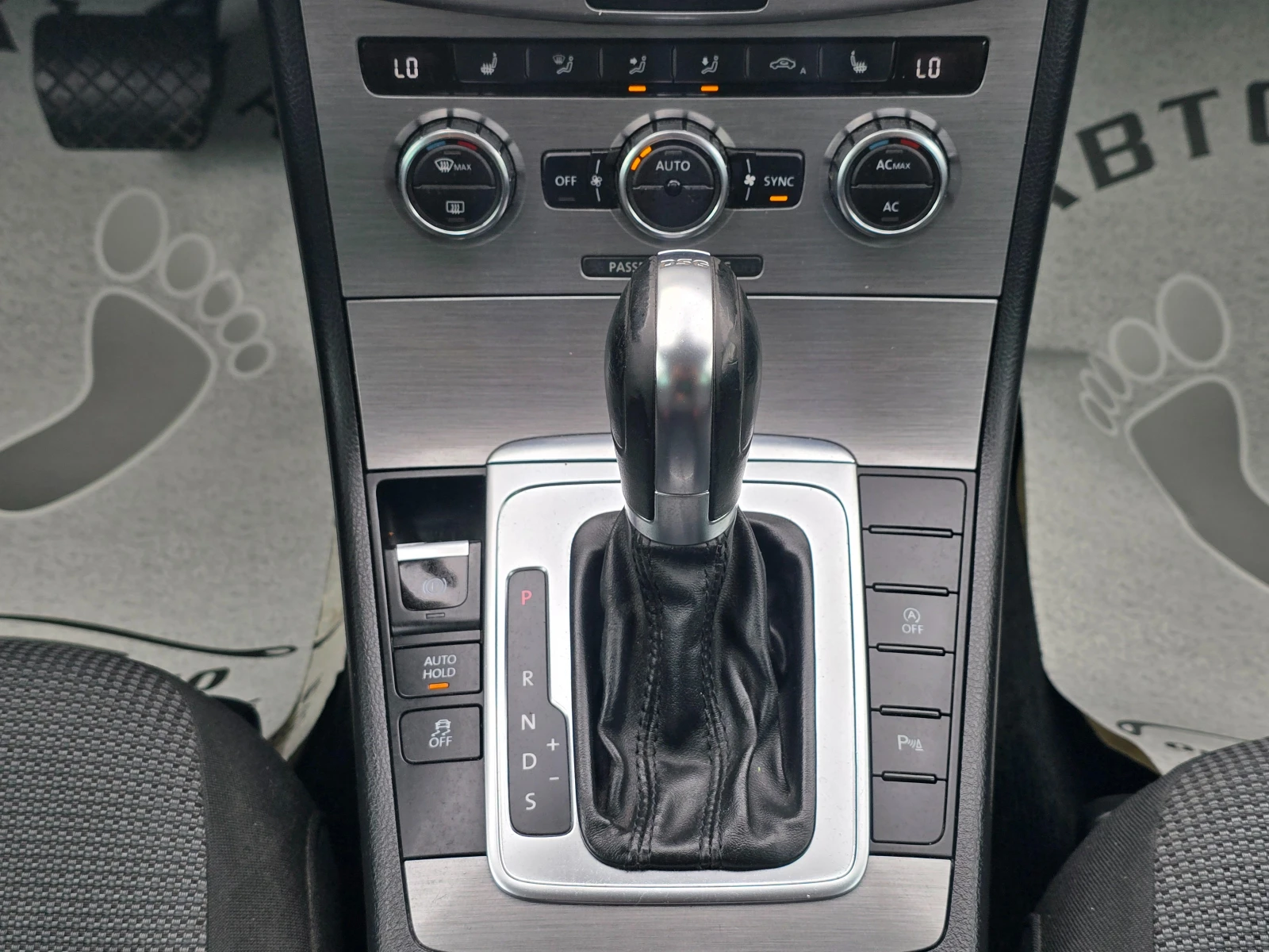VW Passat R-line 12г.2.0-140к.с., снимка 12 - Автомобили и джипове - 54944318