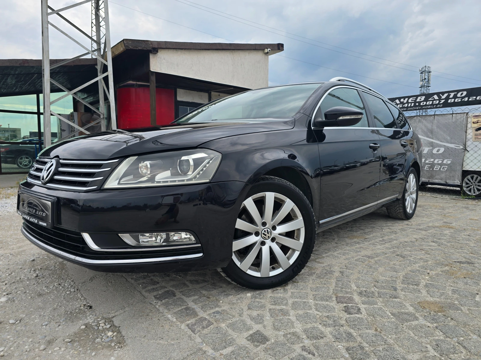 VW Passat R-line 12г.2.0-140к.с.