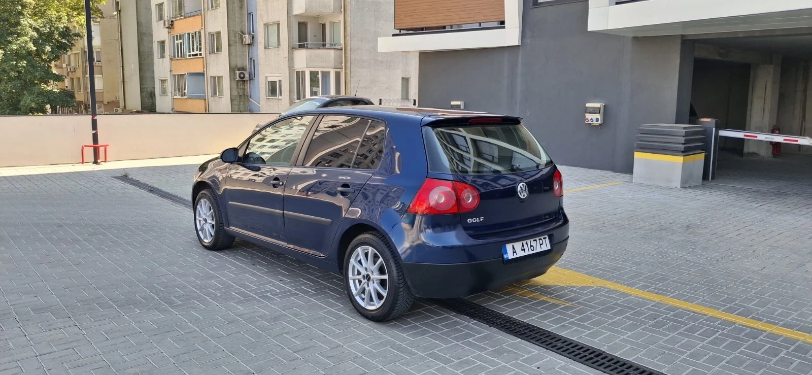 VW Golf 1.6 Бензин 102кс, снимка 4 - Автомобили и джипове - 55387332