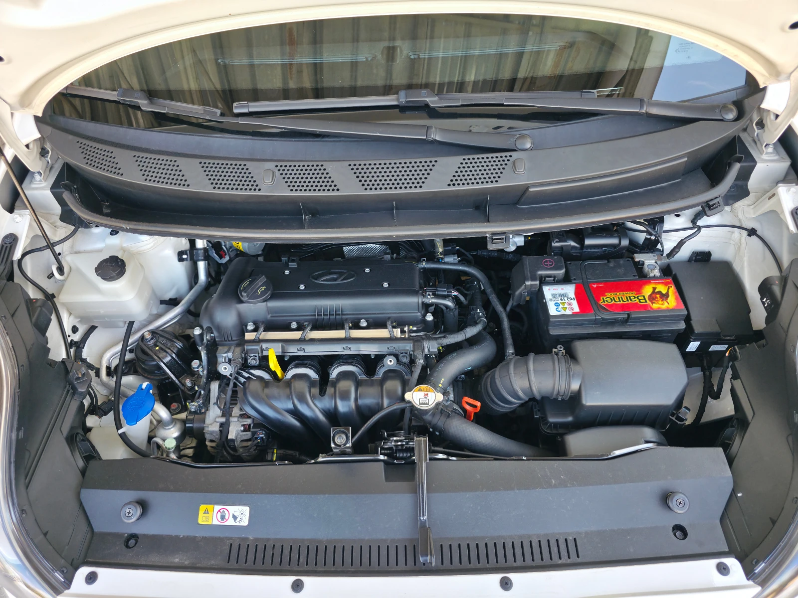 Hyundai Ix20 1.6i 16v Automatik, снимка 17 - Автомобили и джипове - 55942951