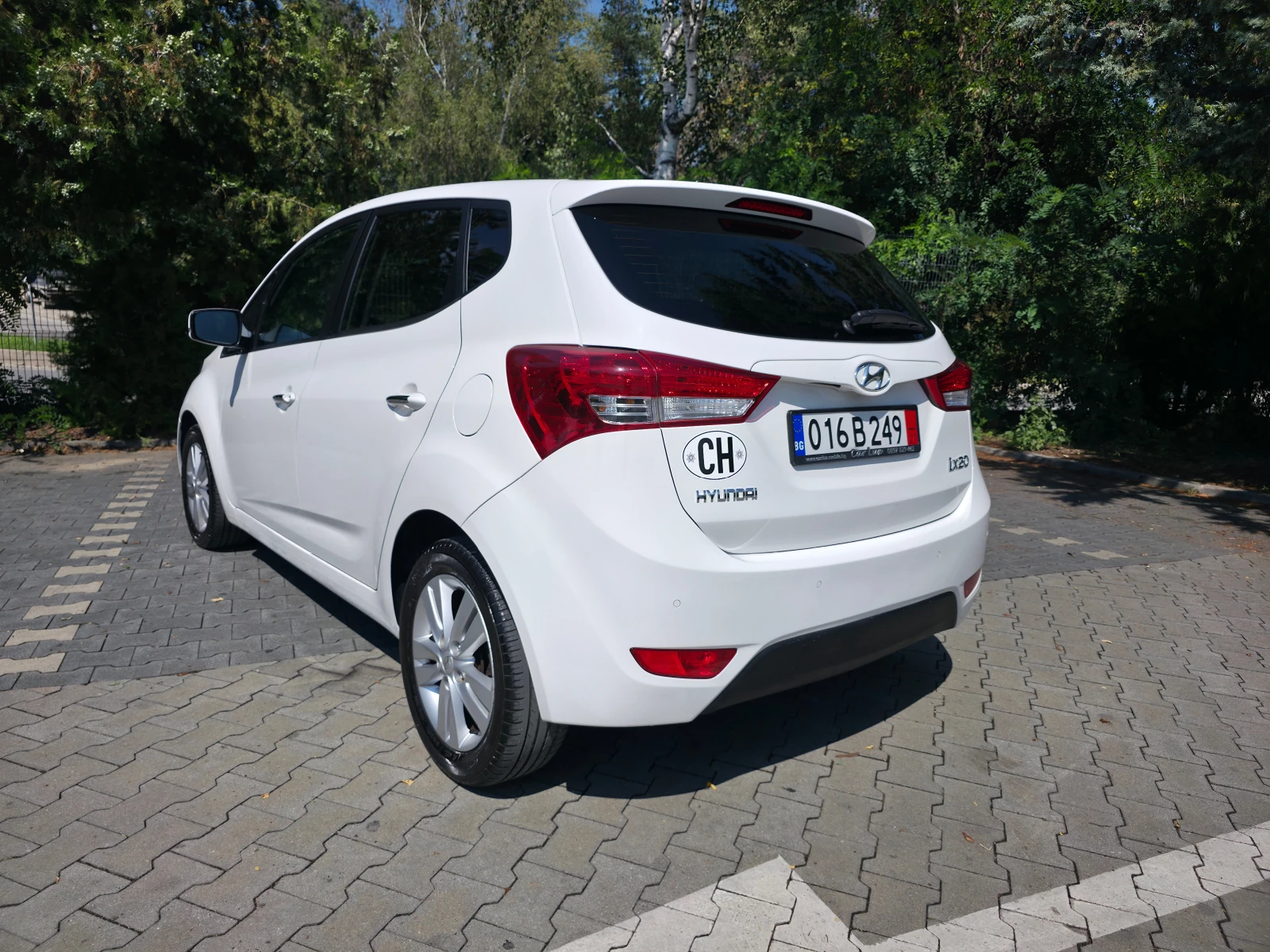 Hyundai Ix20 1.6i 16v Automatik, снимка 6 - Автомобили и джипове - 55942951
