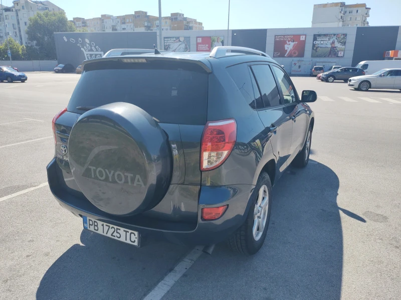 Toyota Rav4 2.2 D-4D, снимка 5 - Автомобили и джипове - 46492944