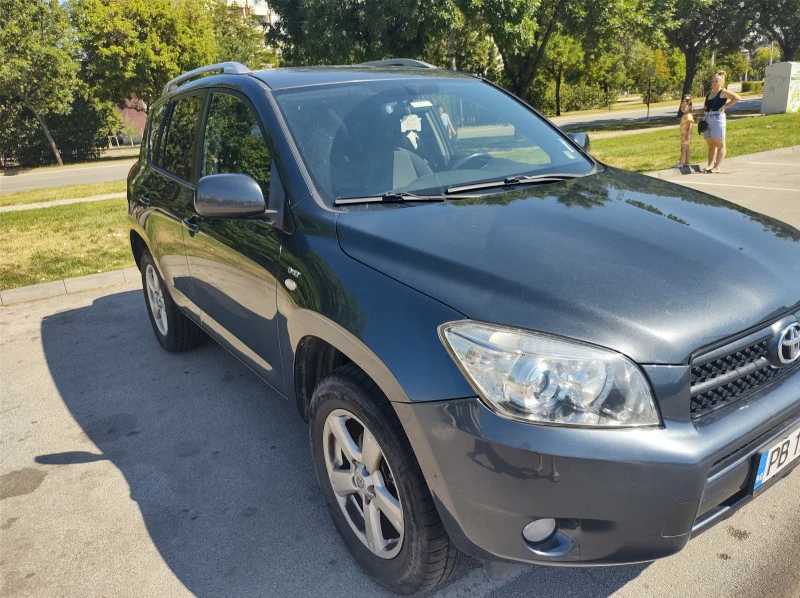 Toyota Rav4 2.2 D-4D, снимка 4 - Автомобили и джипове - 46492944