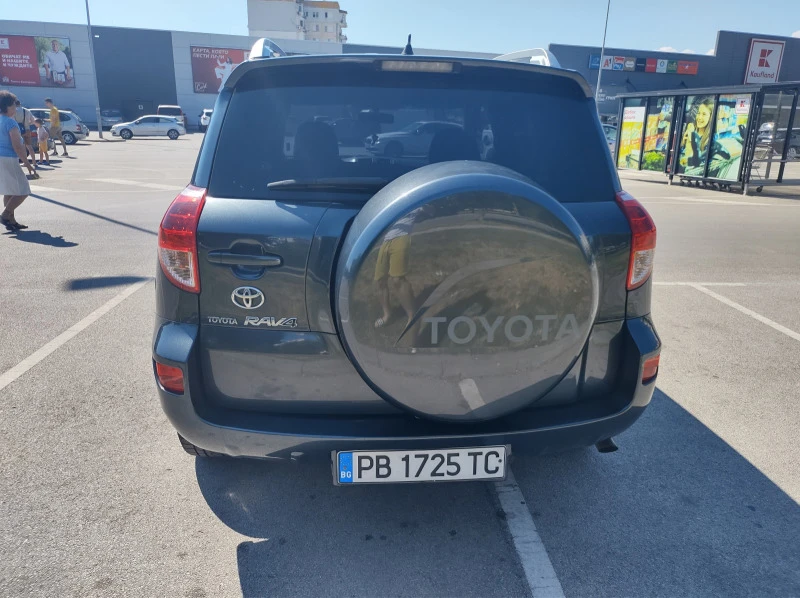 Toyota Rav4 2.2 D-4D, снимка 6 - Автомобили и джипове - 46492944