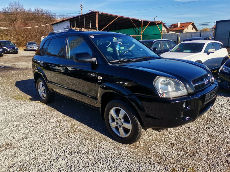 Hyundai Tucson 2.0i, снимка 7 - Автомобили и джипове - 48025633