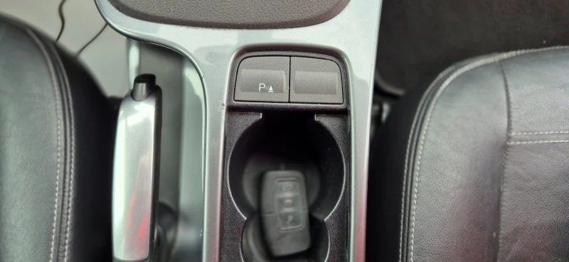 Ford Kuga 2.0 TDCI  4x4, снимка 16 - Автомобили и джипове - 52495129