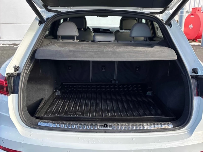 Audi Q3 2020 Progressiv * CARFAX * БЕЗ ПЪРВОНАЧАЛНА ВНОСКА, снимка 12 - Автомобили и джипове - 52819492