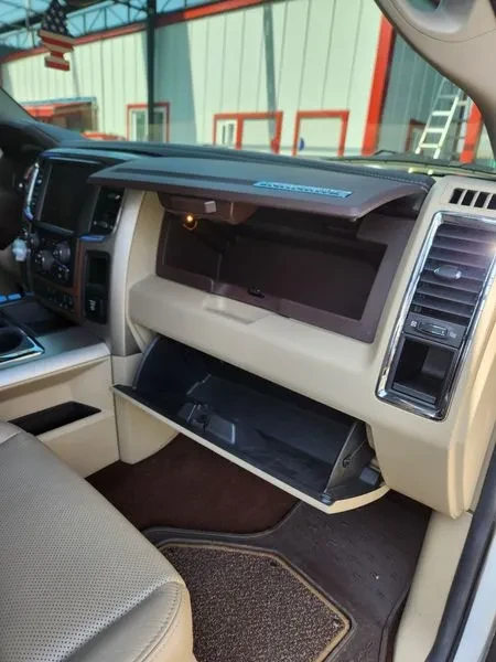 Dodge Ram Pickup 5.7 HEMI, снимка 11 - Автомобили и джипове - 55738464