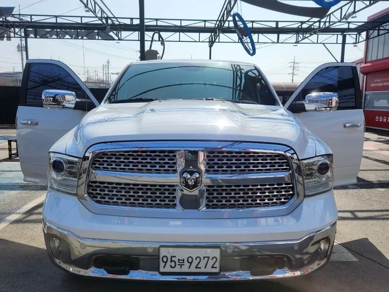 Dodge Ram Pickup 5.7 HEMI, снимка 2 - Автомобили и джипове - 55738464