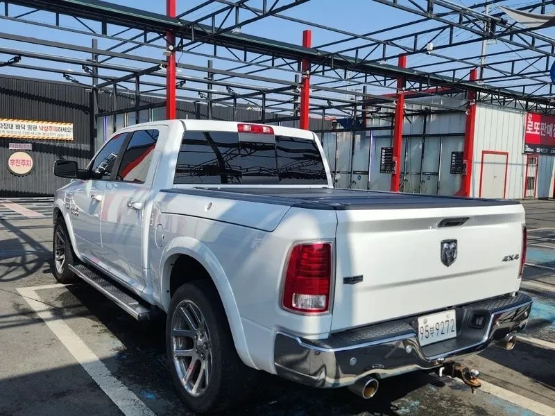 Dodge Ram Pickup 5.7 HEMI, снимка 3 - Автомобили и джипове - 55738464