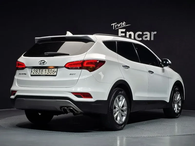 Hyundai Santa fe 2.0T 2WD, снимка 2 - Автомобили и джипове - 56354392