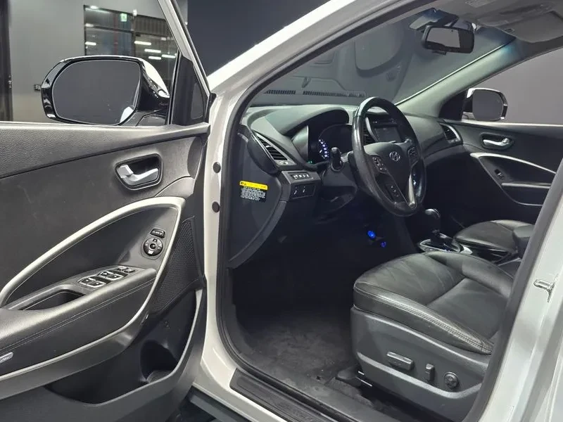 Hyundai Santa fe 2.0T 2WD, снимка 10 - Автомобили и джипове - 56354392