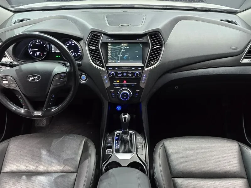 Hyundai Santa fe 2.0T 2WD, снимка 7 - Автомобили и джипове - 56354392