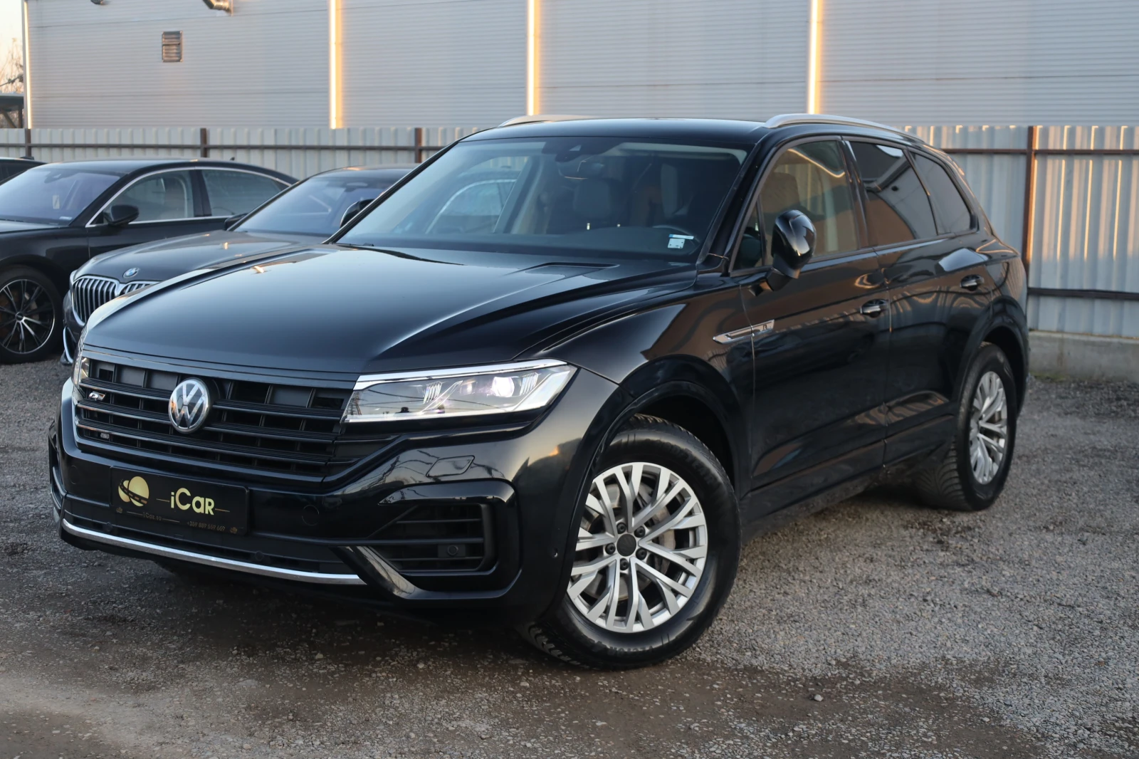 VW Touareg 3.0 TDI 4Motion Rline Luft ACC Kam SzH AHK #iCarbg, снимка 1
