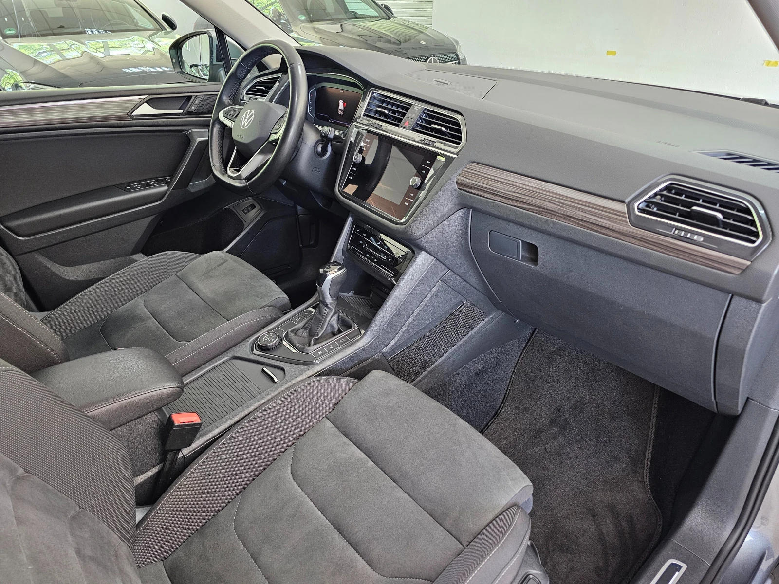 VW Tiguan Allspace Elegance 4Motion 2.0TDI 200PS - изображение 9