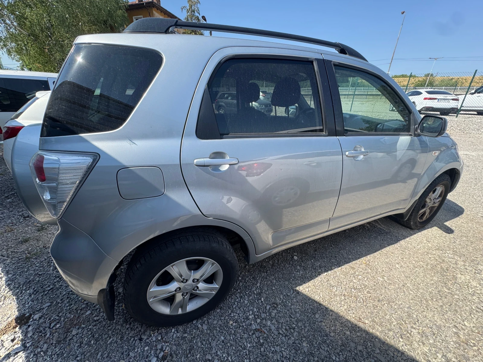 Daihatsu Terios Terios 1.5 Benzin Gas Facelift - изображение 5