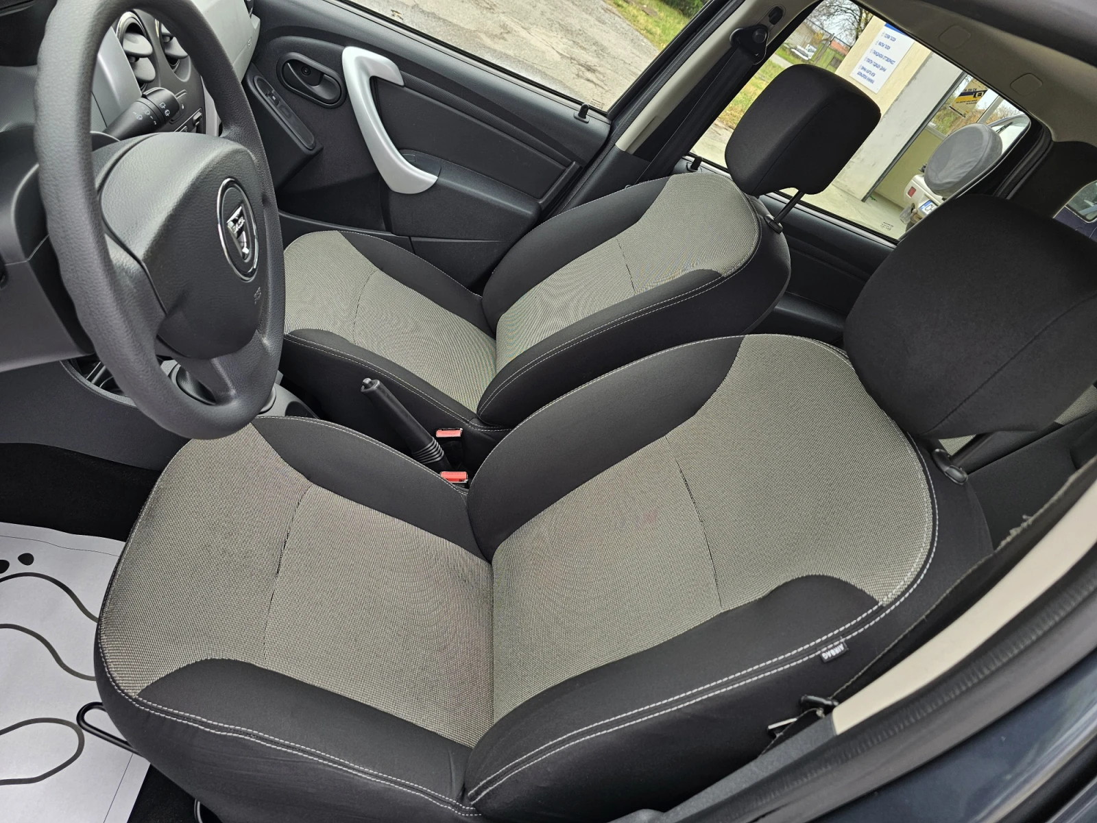 Dacia Duster 1.6i GPL* FACE* NAVI - изображение 10