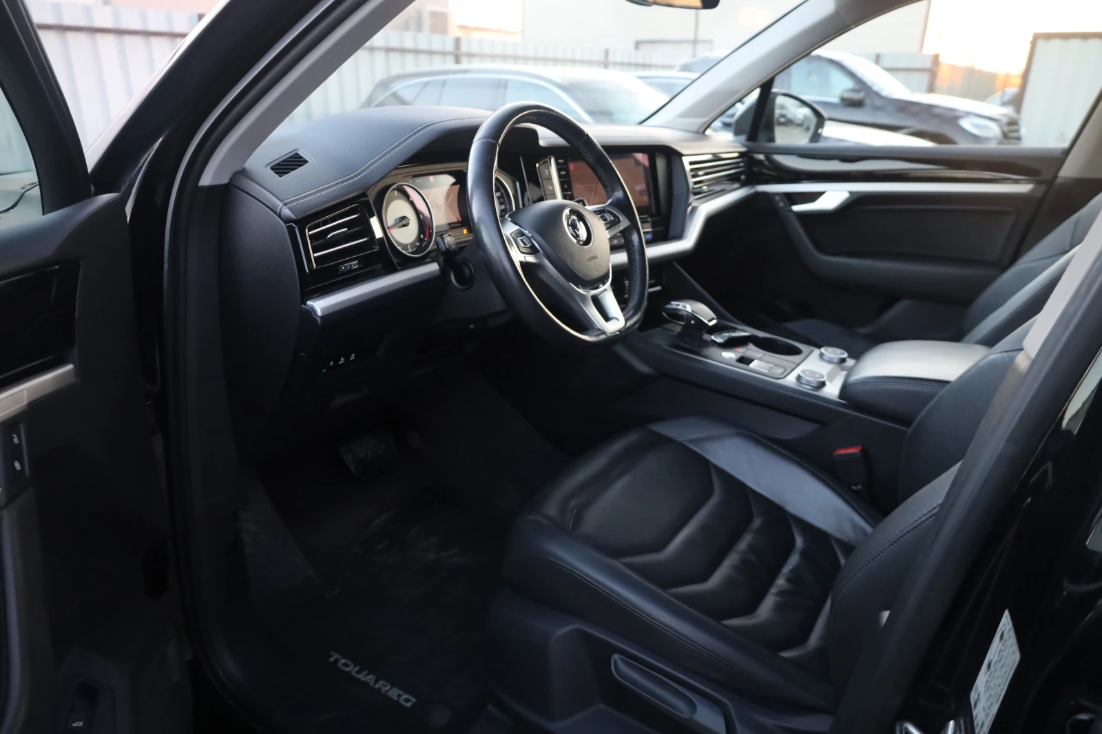 VW Touareg 3.0 TDI 4Motion Rline Luft ACC Kam SzH AHK #iCarbg | Mobile.bg � ����������� 11