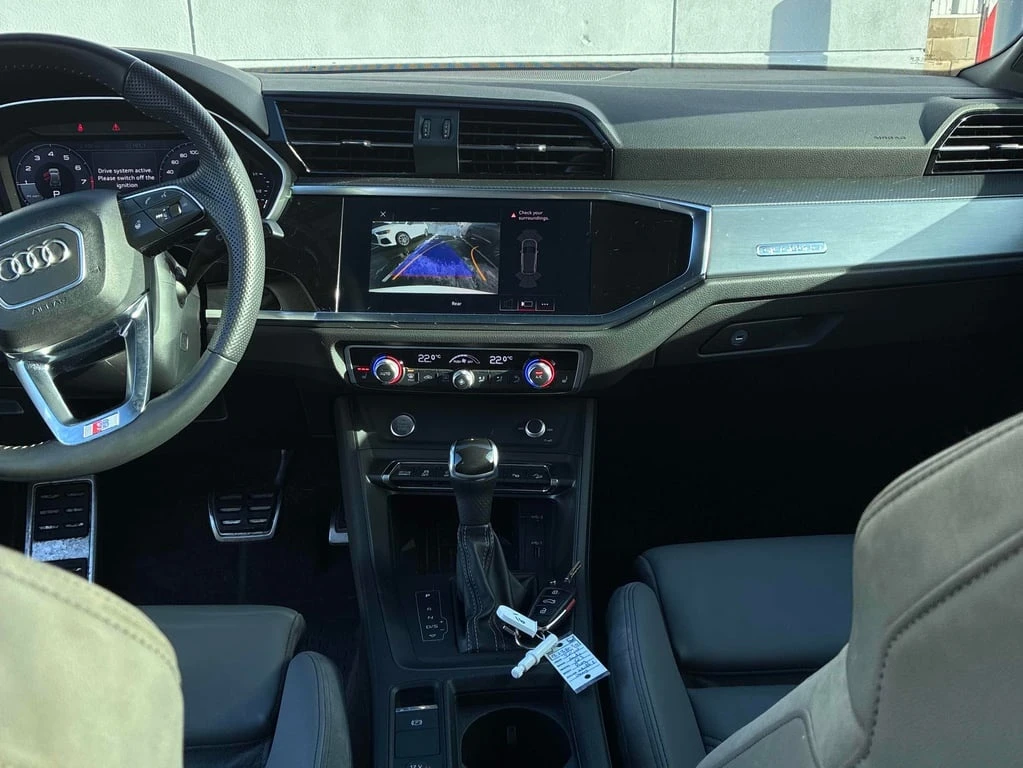 Audi Q3 2020 Progressiv * CARFAX * БЕЗ ПЪРВОНАЧАЛНА ВНОСКА - изображение 9