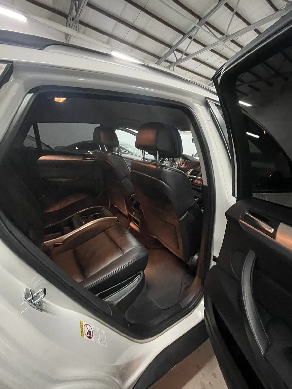 BMW X6 3.0D/ОБСЛУЖЕНА/КАТО НОВА/ГАРАНЦИЯ!!!, снимка 15 - Автомобили и джипове - 54721981