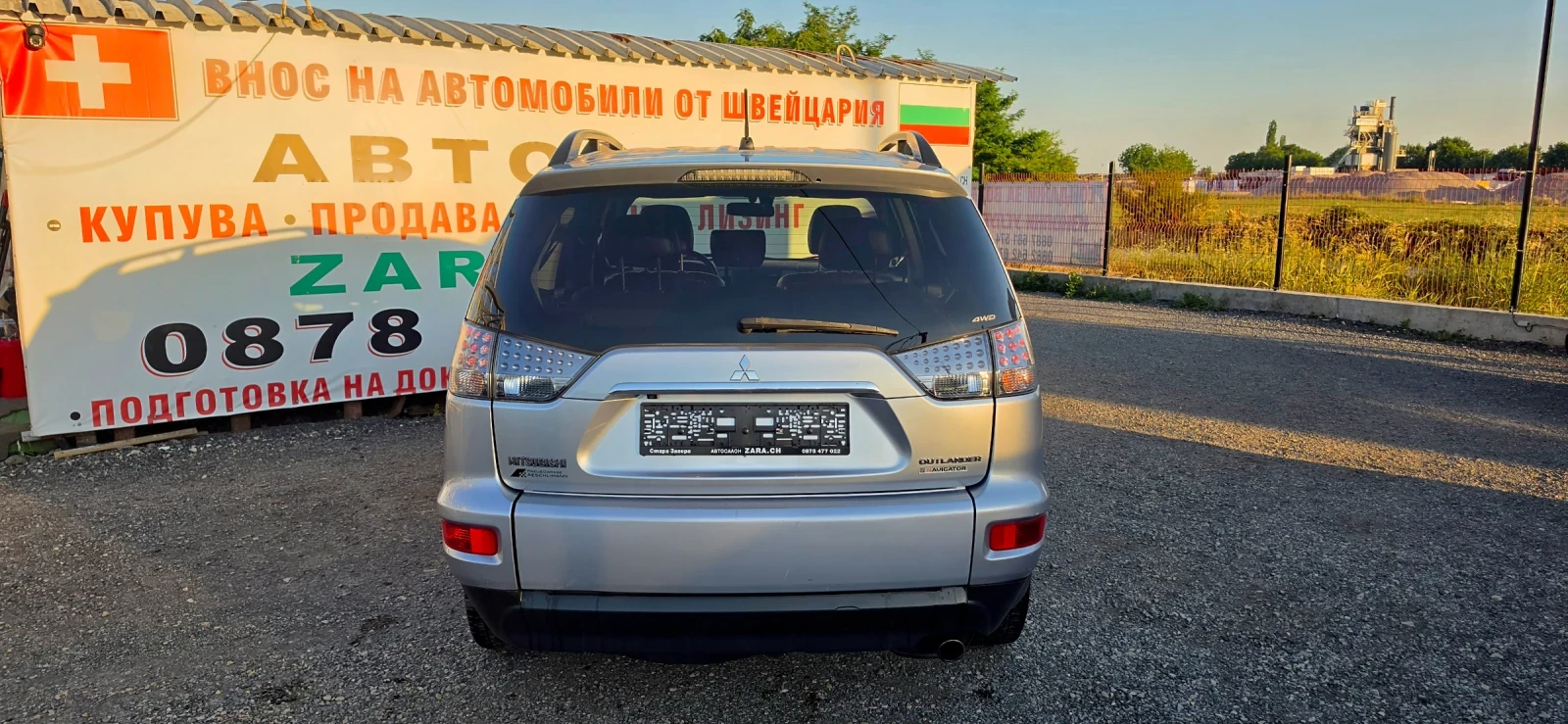 Mitsubishi Outlander 2.4i 4x4 Швейцария , снимка 6 - Автомобили и джипове - 55105672