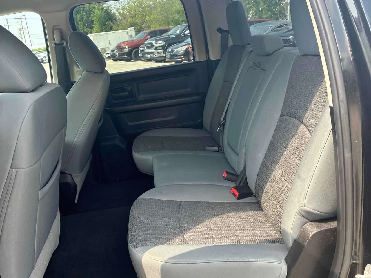 Dodge RAM 1500 * Express * АВТОКРЕДИТ БЕЗ ПЪРВОНАЧАЛНА ВНОСКА* , снимка 15 - Автомобили и джипове - 55531135