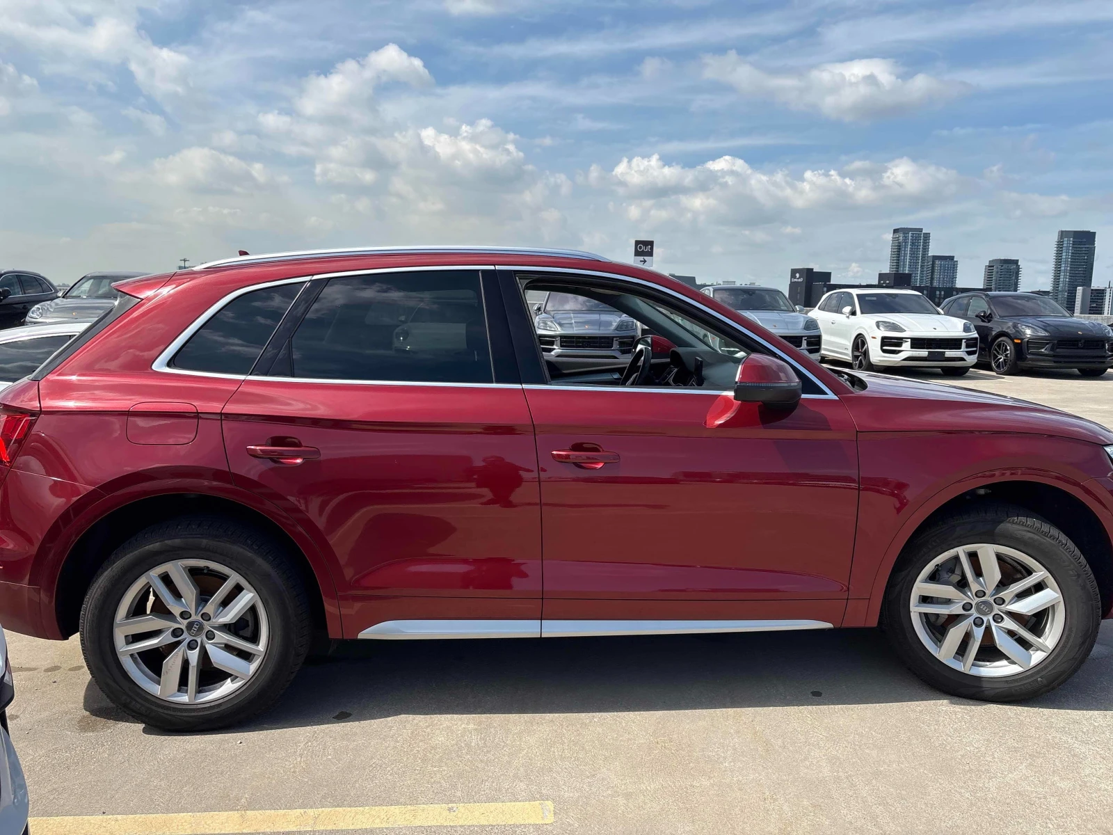 Audi Q5 * Komfort * CARFAX * ОПЦИЯ ЗА ФИНАНСИРАНЕ * , снимка 5 - Автомобили и джипове - 55948238