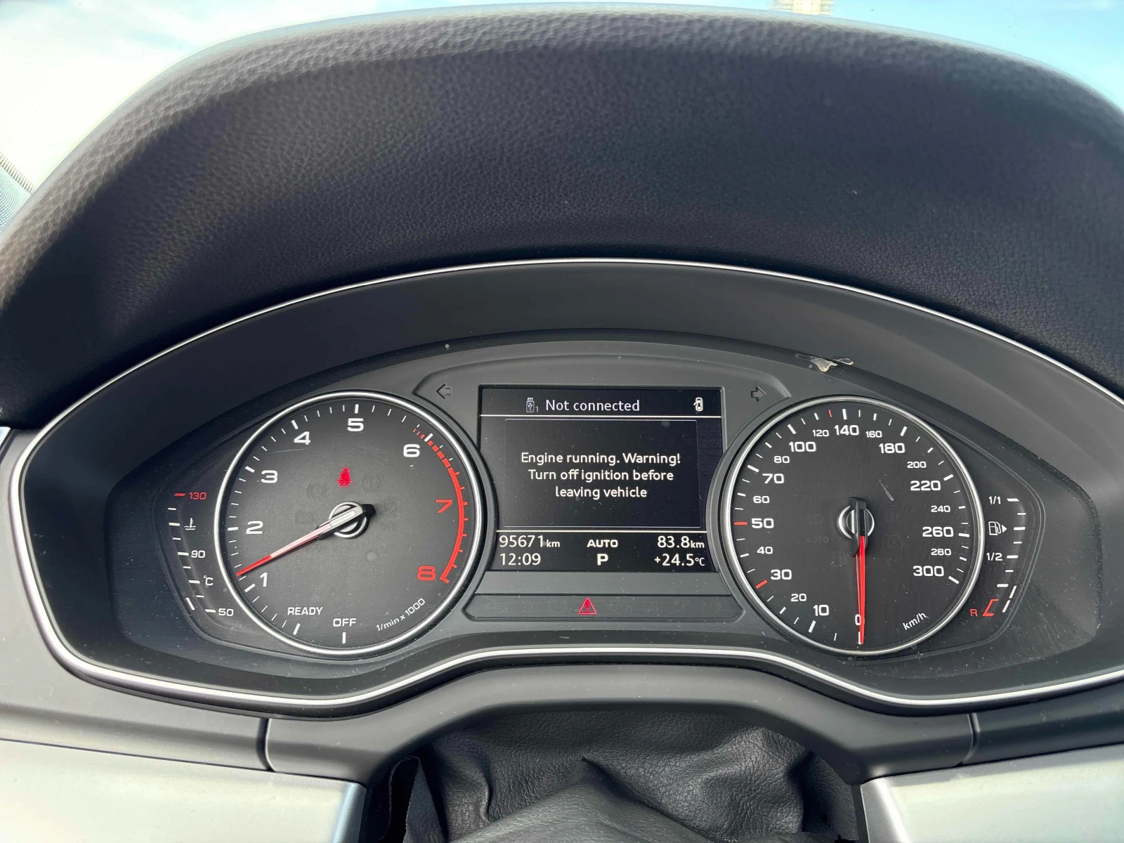 Audi Q5 * Komfort * CARFAX * ОПЦИЯ ЗА ФИНАНСИРАНЕ * , снимка 9 - Автомобили и джипове - 55948238