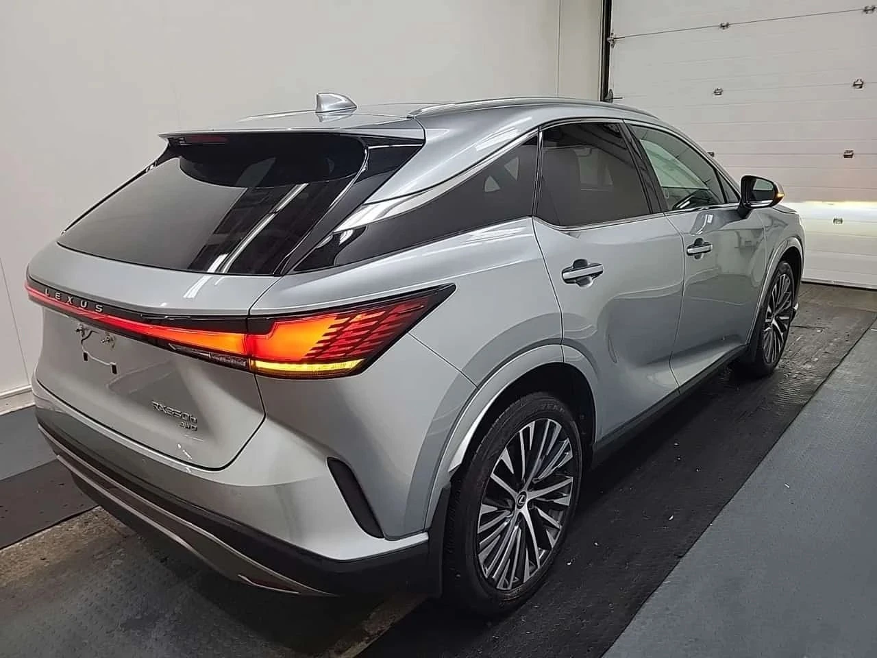 Lexus RX 350h, снимка 3 - Автомобили и джипове - 56689151