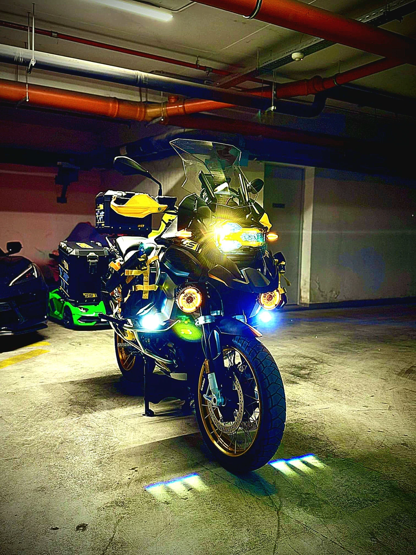 BMW R 1250 GSA 40 anniversary 