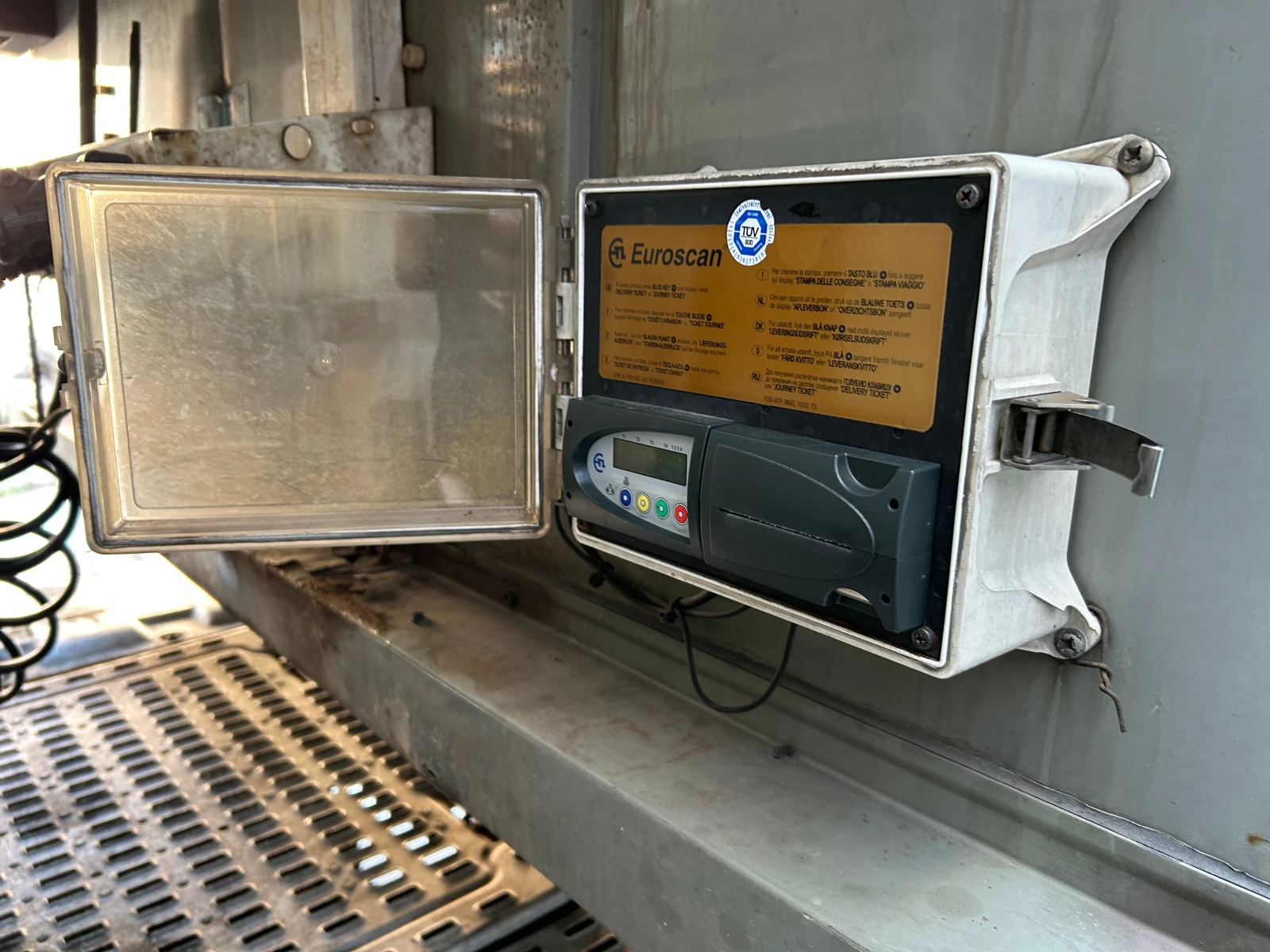  Schmitz | Mobile.bg   5