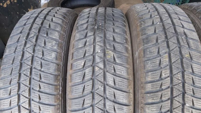 Гуми Зимни 165/65R14, снимка 3 - Гуми и джанти - 29253499