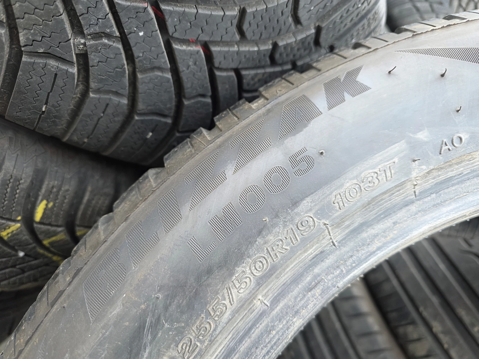 Гуми Зимни 255/50R19, снимка 6 - Гуми и джанти - 54634639