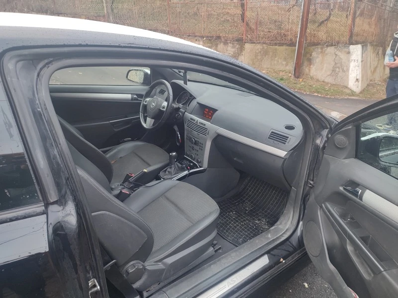 Opel Astra 1.9CDTI Opc Line, снимка 11 - Автомобили и джипове - 47203360