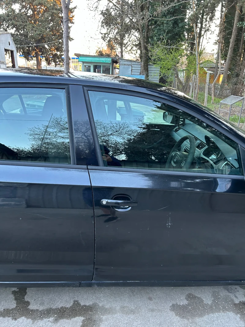 Seat Toledo 1.6 TDI Ecomotive, снимка 4 - Автомобили и джипове - 52396008