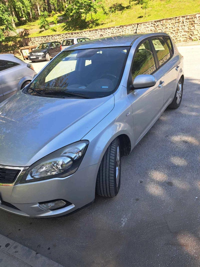 Kia Ceed, снимка 4 - Автомобили и джипове - 52330625
