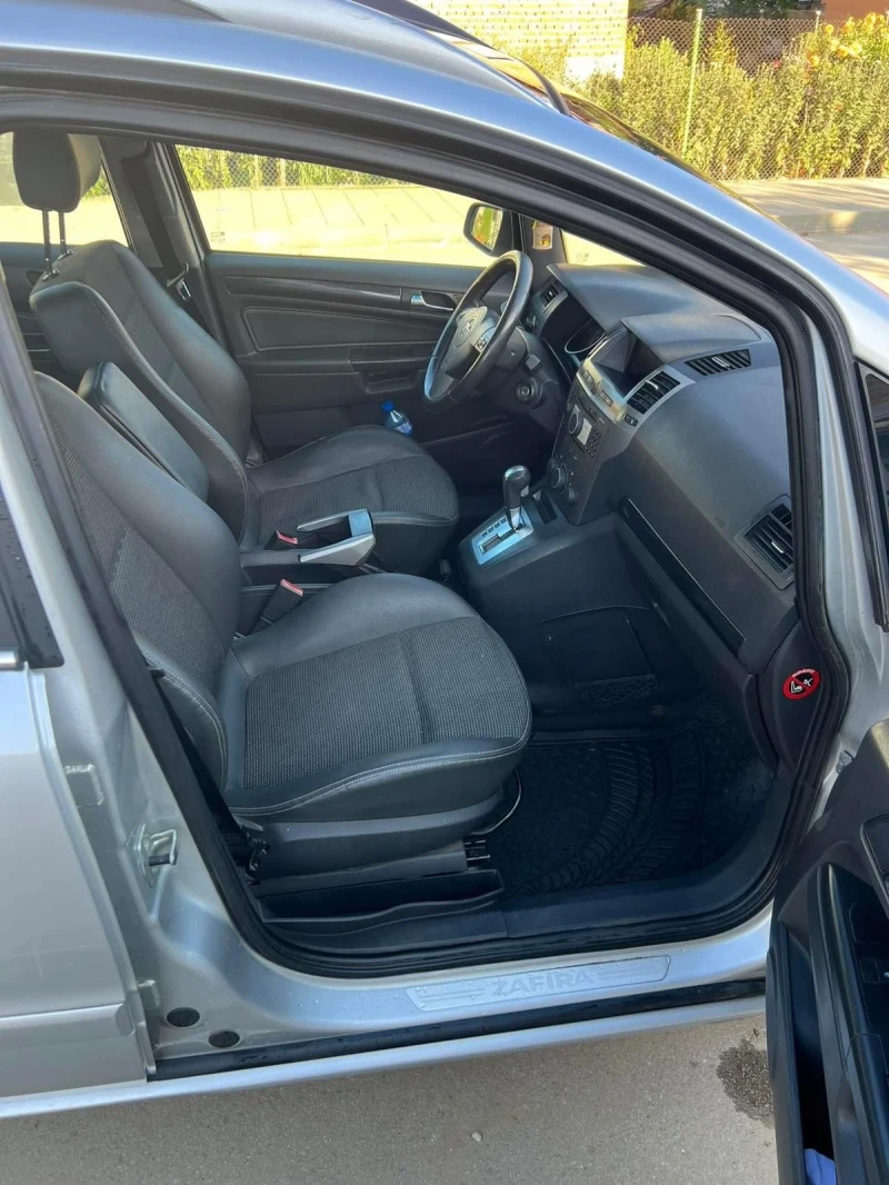 Opel Zafira, снимка 7 - Автомобили и джипове - 52820671