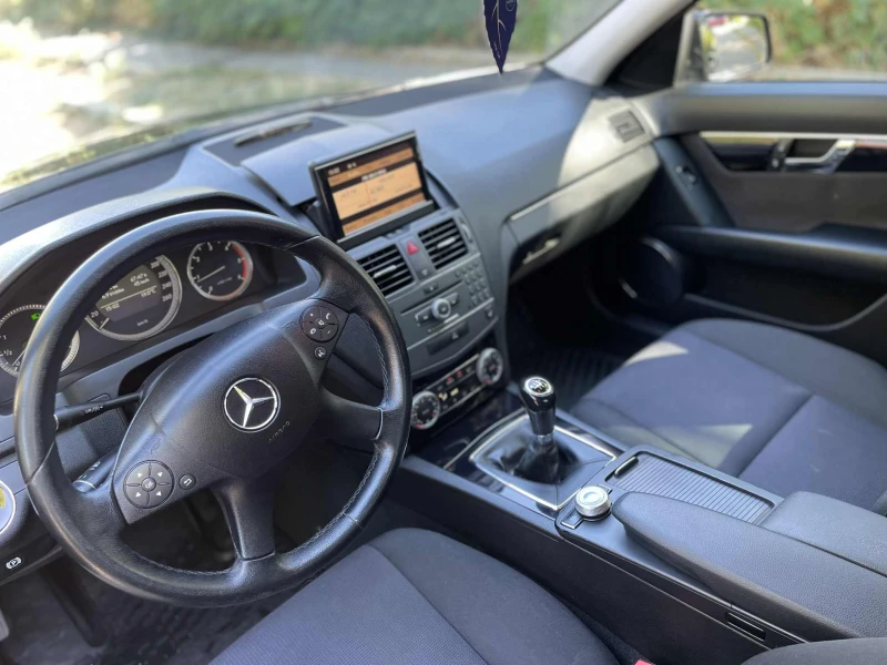 Mercedes-Benz C 220 AMG C63, снимка 5 - Автомобили и джипове - 53472796