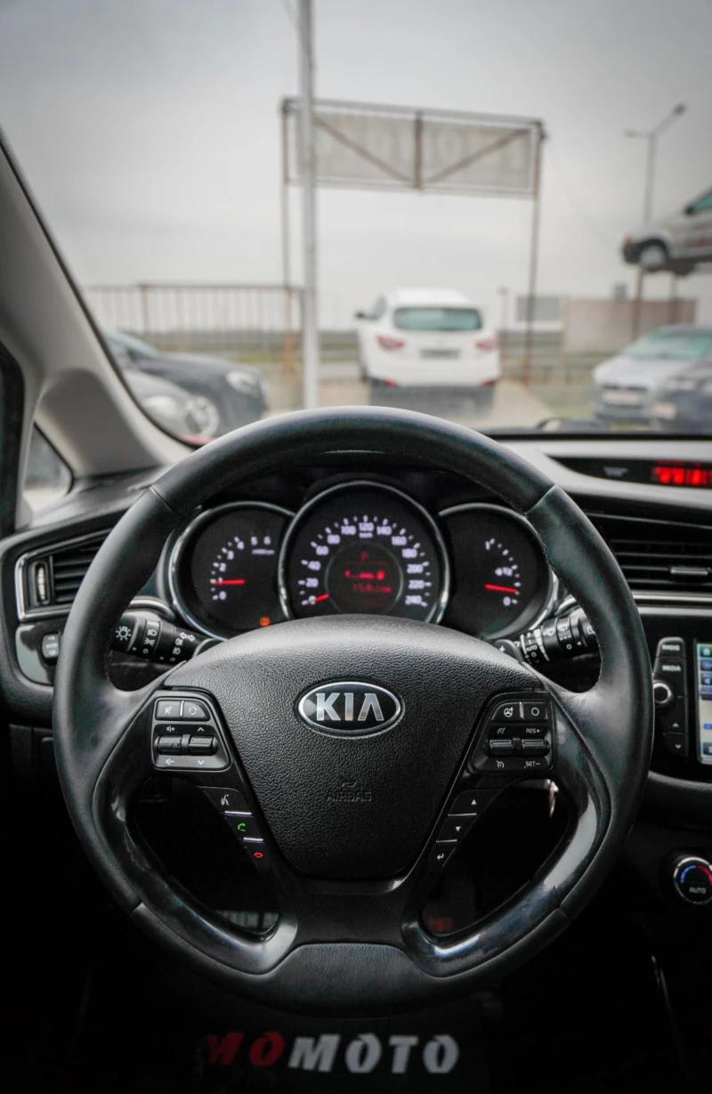 Kia Ceed 1.6 CRDI ЛИЗИНГ!, снимка 8 - Автомобили и джипове - 53197905