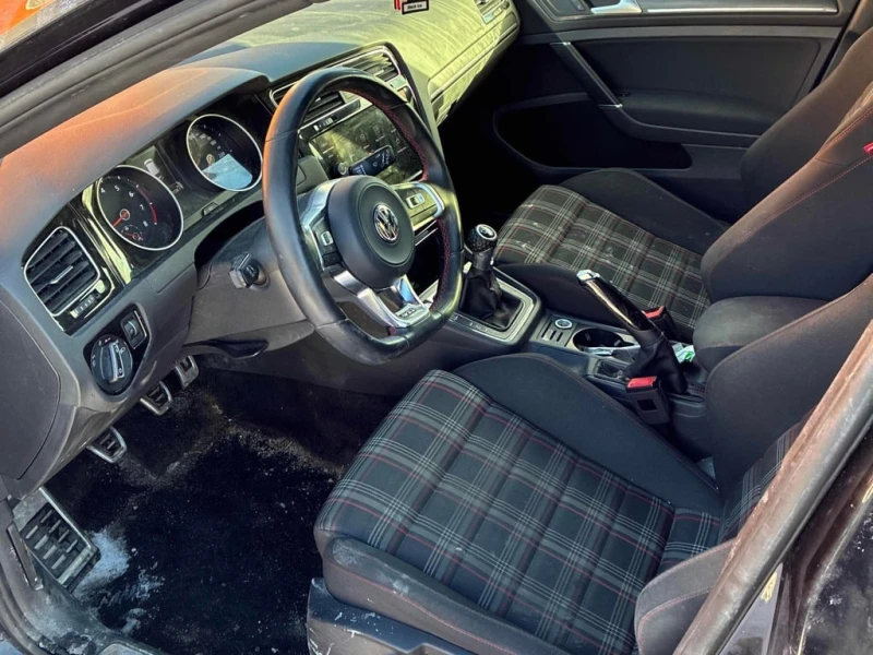 VW Golf * Manual * CARFAX * ЦЕНА ДО БГ, снимка 5 - Автомобили и джипове - 53428783