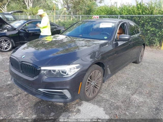 BMW 530E ПОДГРЕВ* МАСАЖ* ДИГИТАЛНО* ТАБЛО* КАМЕРА* КЕЙЛЕС* , снимка 2 - Автомобили и джипове - 48216264