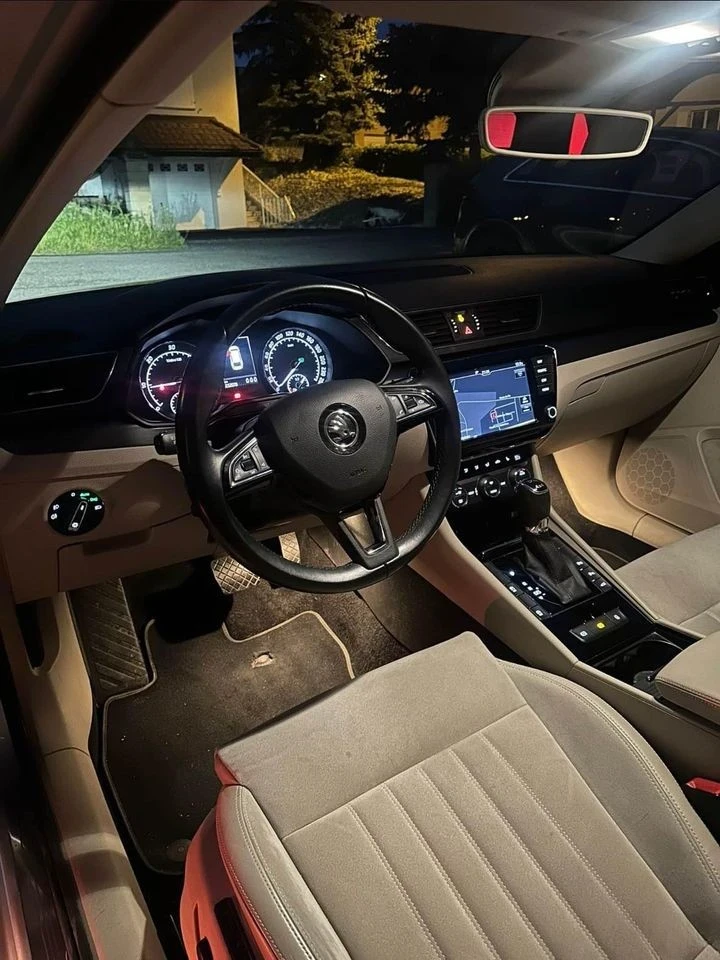 Skoda Superb, снимка 16 - Автомобили и джипове - 53927830