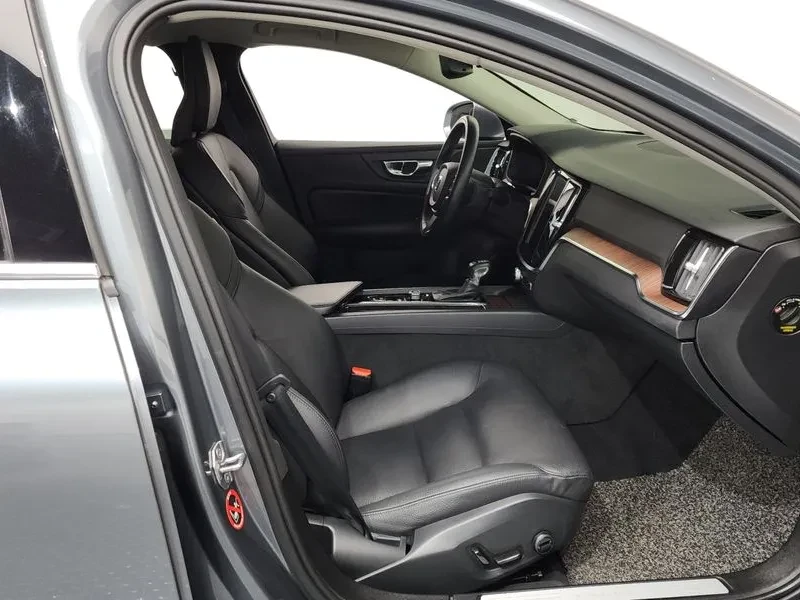 Volvo S60 T5 MOMENTUM, снимка 11 - Автомобили и джипове - 55704294