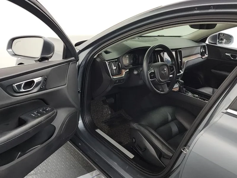 Volvo S60 T5 MOMENTUM, снимка 10 - Автомобили и джипове - 55704294