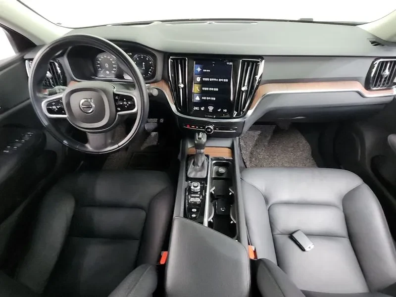 Volvo S60 T5 MOMENTUM, снимка 7 - Автомобили и джипове - 55704294