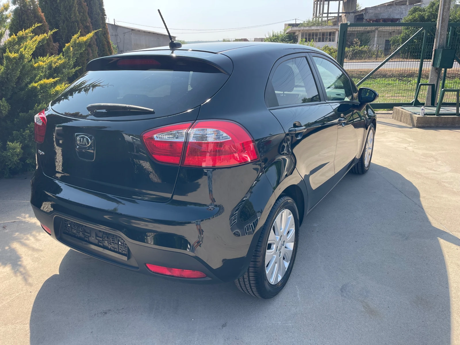 Kia Rio 1.2 Нави евро5 - изображение 4